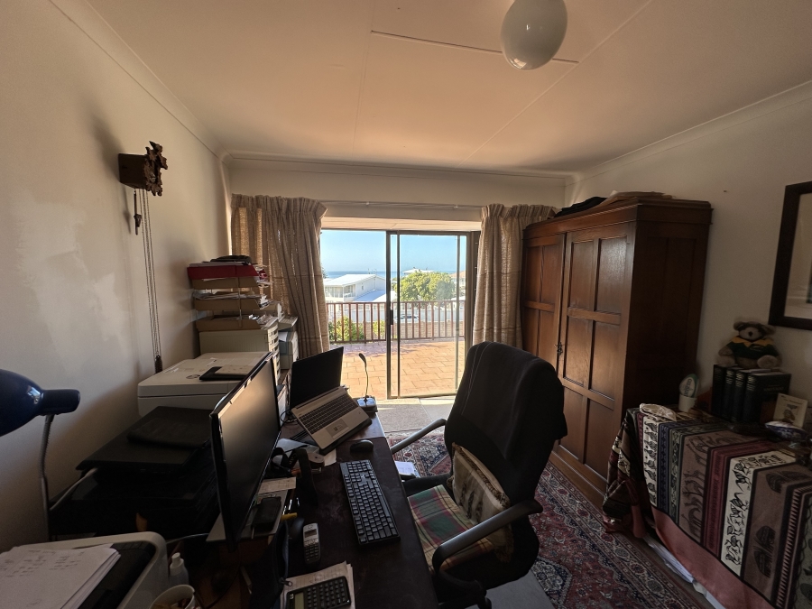 4 Bedroom Property for Sale in Hartenbos Central Western Cape